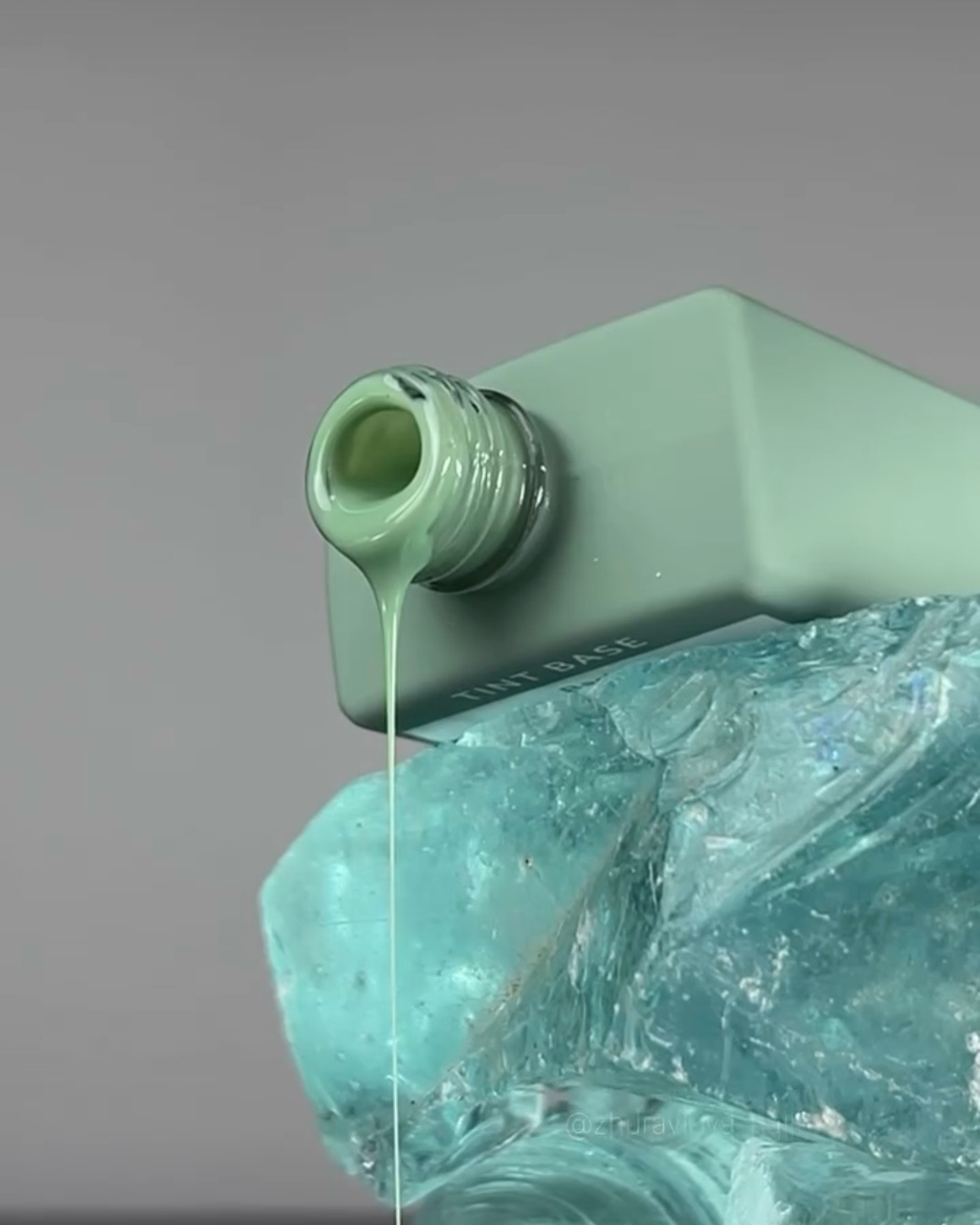 HEYLOVE | Tint Base - Basil